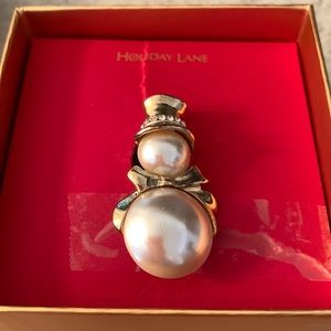 MACY’S Holiday Lane Jewelry Pin